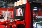 Automatica 2014 Messestand MABI Zelle mit MAX-100 MABI Robotic