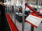 EMO 2019 Messestand Fräsanwendung MAX 100 MABI Robotic
